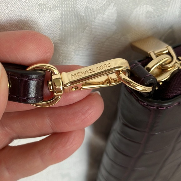 Michael Kors NWOT Traveler Embossed Croc Leather Continental Wristlet PRICE DROP - Picture 7 of 8